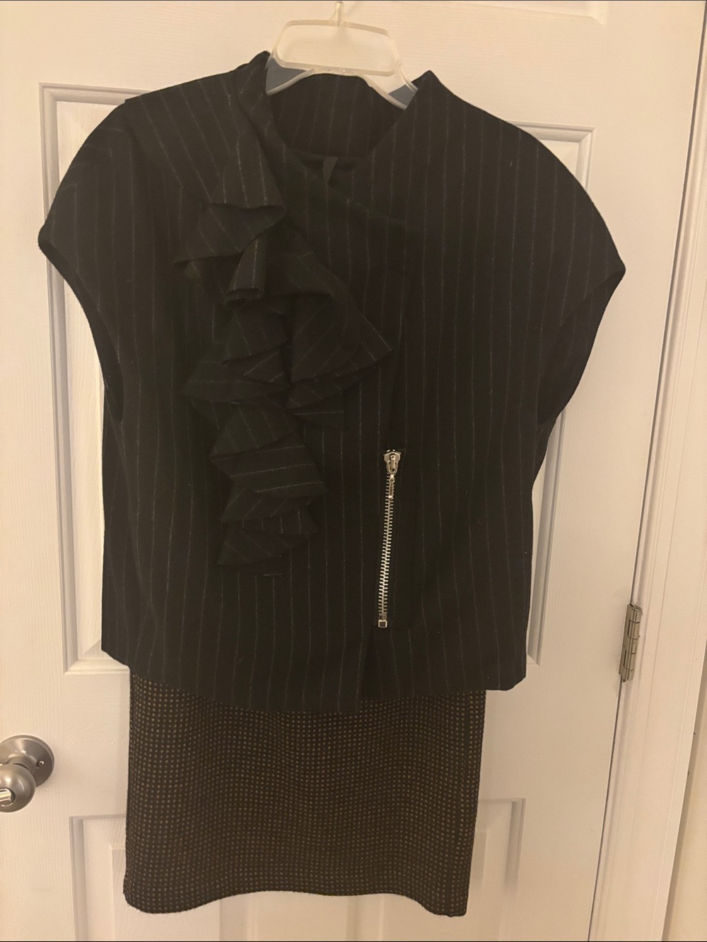 Poleci: Top and matching skirt: Ruffle zip top with pencil skirt with side zip